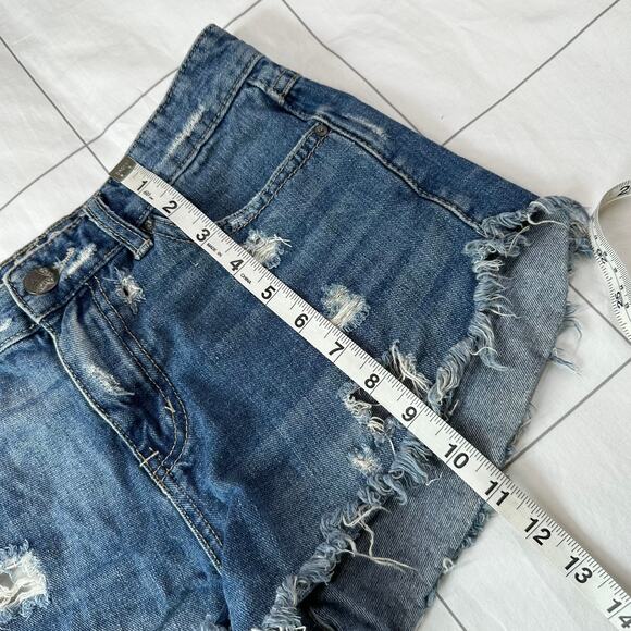 Free People Shorts Womens 27 Blue Denim Cut Off Distressed Raw Hem Boho Western - Picture 9 of 9